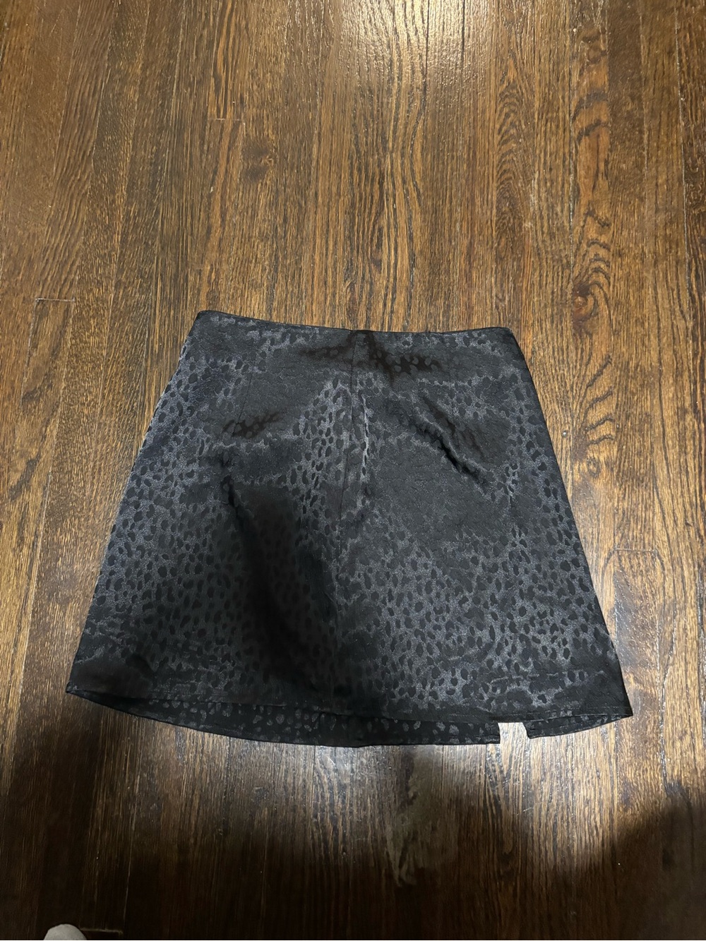 FOREVER 21, Black Textured Animal-Print Mini Skirt, Size Small